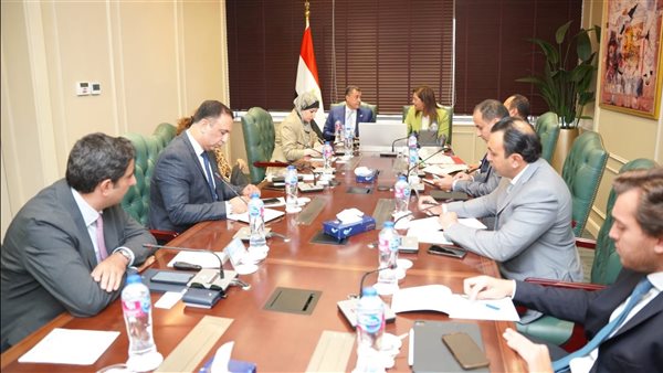 وزيرا التخطيط والآثار يناقشان مشروعات صندوق مصر السيادي في قطاع السياحة وتطوير المناطق الأثرية