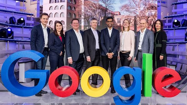 احتفال الذكرى 25 لإنشاء Google محرك البحث جول يحتفل بذكرة تأسيسة الـ25 Happy birthday Google