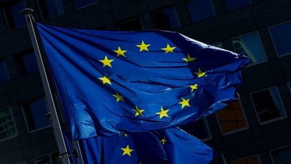 الاتحاد الأوروبي يدرس إطلاق عملية بحرية في البحر الأحمر