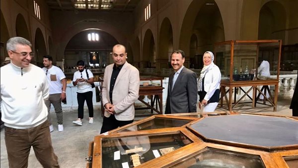 أمين عام الآثار يوجه بإعادة النظر في عرض بعض قطع متحف التحرير